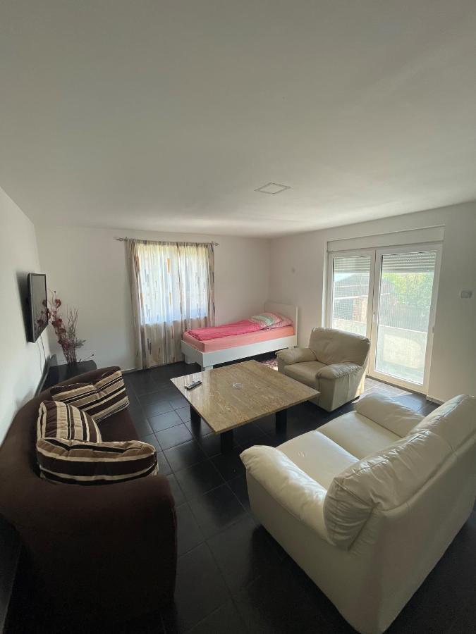 Vulsa Apartmani Kladovo Luaran gambar