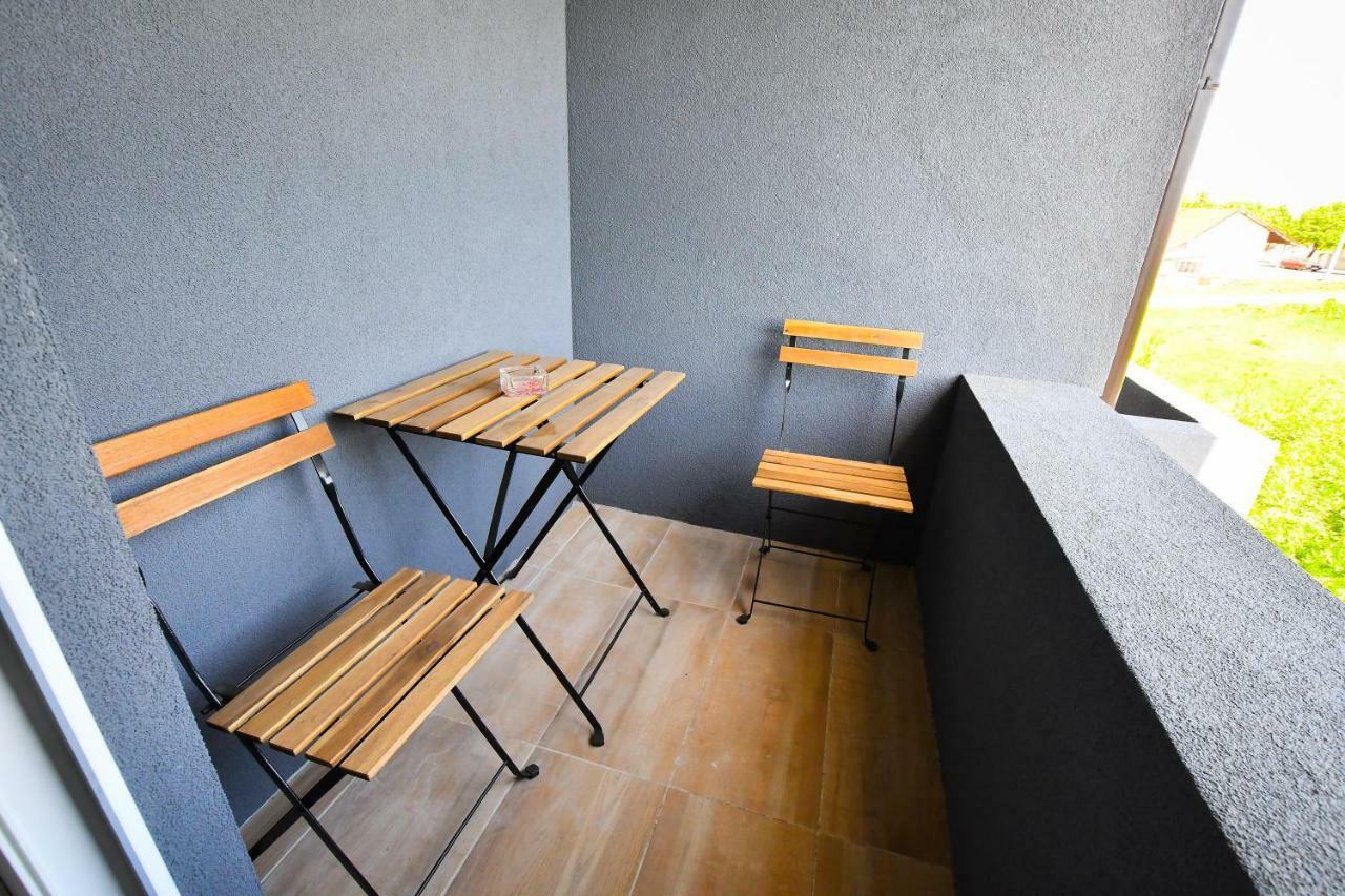 Vulsa Apartmani Kladovo Luaran gambar